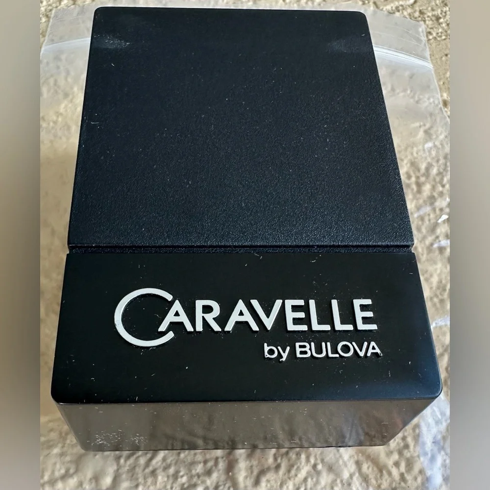 Caravelle Bulova 48E29 Watch 2 Tone Stainless Steel Bracelet White Dial NOS VTG